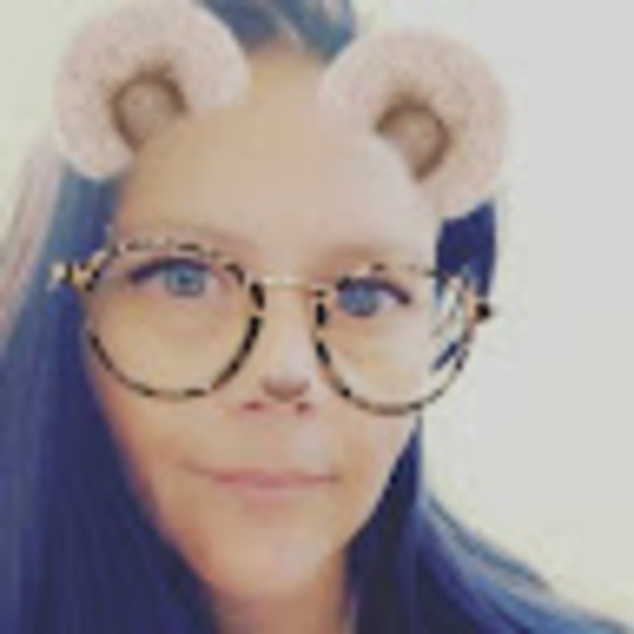 Meet your Posher, Dee - Picture 1 of 1